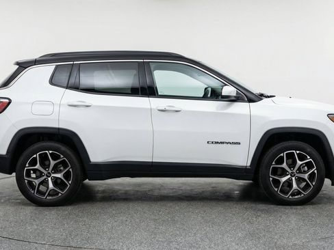 Used 2025 Jeep Compass Limited AWD/4WD image 11