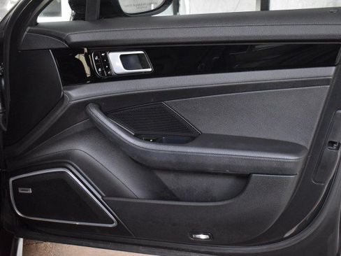 Used 2020 Porsche Panamera image 39