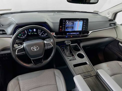 Used 2022 Toyota Sienna Limited AWD/4WD image 5