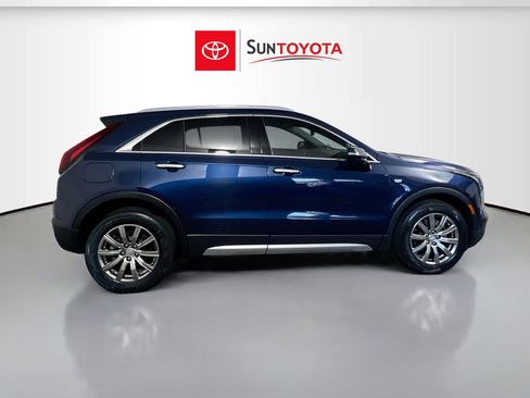 Used 2022 Cadillac XT4 Premium Luxury w/ Enhanced Visibility Package FWD image 2