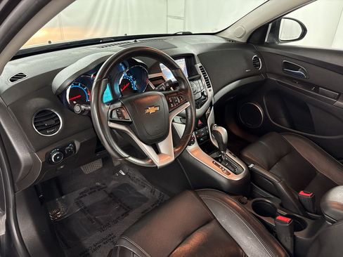 Used 2015 Chevrolet Cruze LTZ w/ Sun, Sound and Sport Package FWD image 4