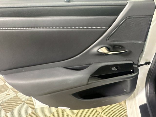 Used 2023 Lexus ES 300h Ultra Luxury FWD image 23