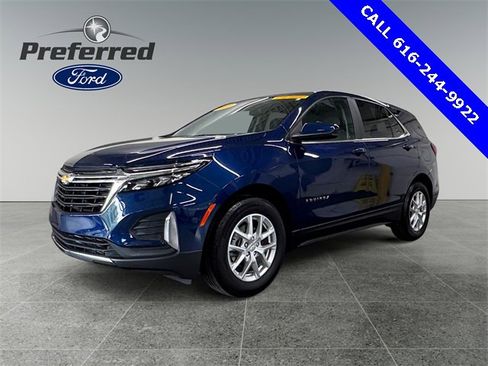 Used 2022 Chevrolet Equinox LT image 2
