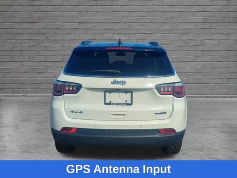 Used 2018 Jeep Compass Latitude w/ Popular Equipment Group AWD/4WD image 9