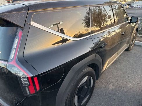 Used 2024 Kia EV9 Light image 7