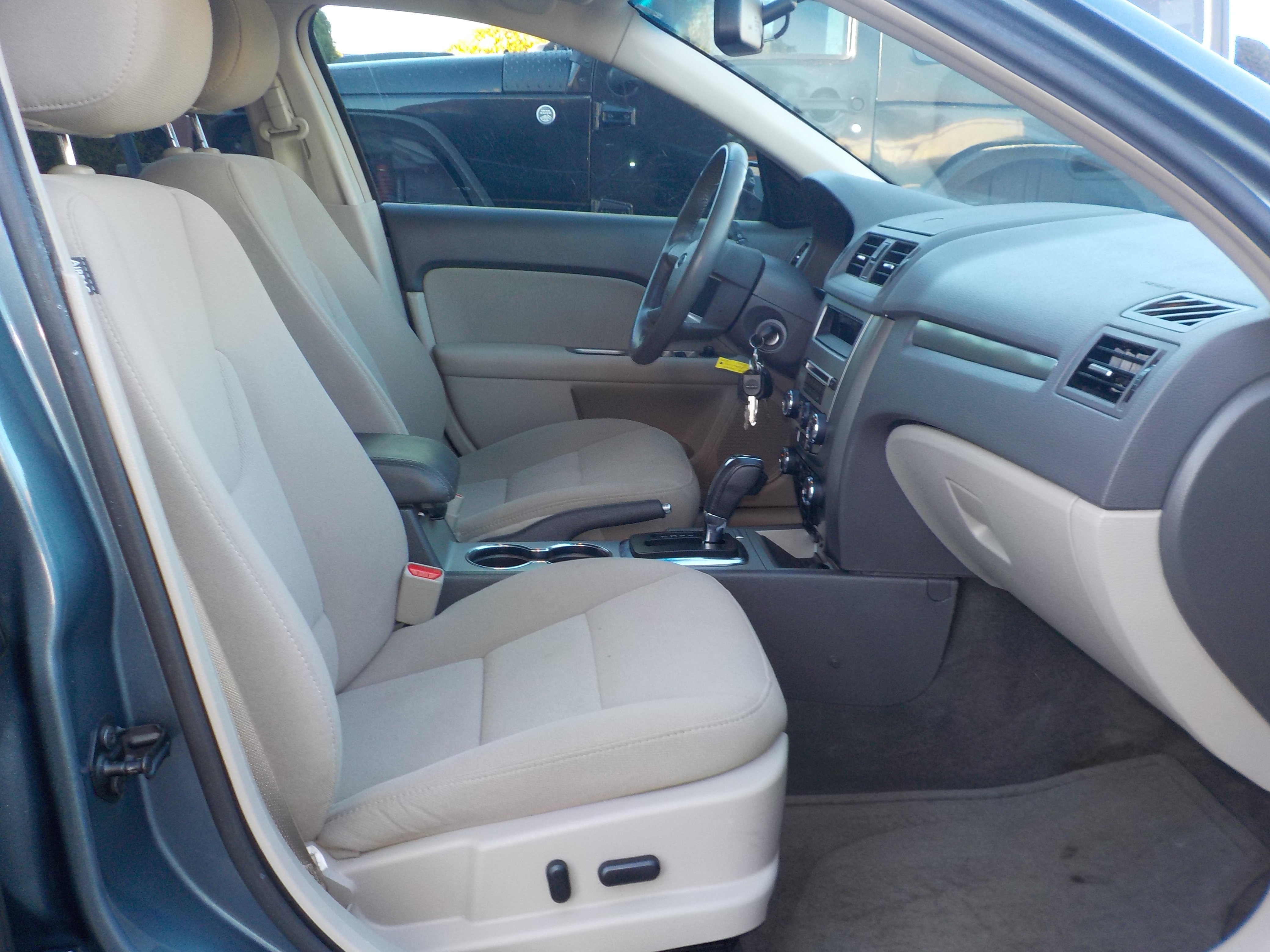 Used 2012 Ford Fusion Hybrid FWD image 24