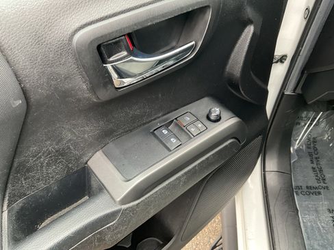 Used 2023 Toyota Tacoma TRD Off-Road image 22