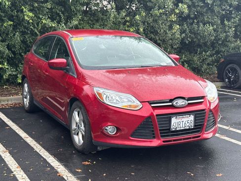Used 2012 Ford Focus SE image 1