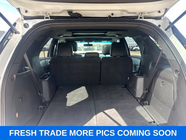 Used 2015 Ford Explorer XLT w/ Equipment Group 202B FWD image 18