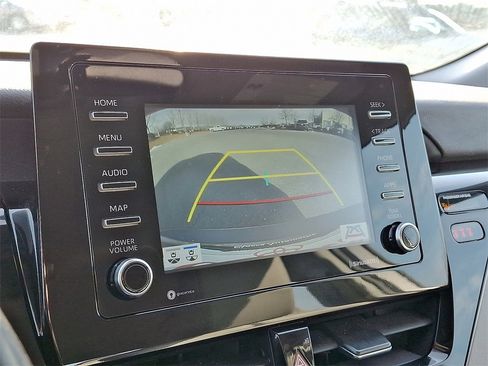 Used 2022 Toyota Camry SE image 17