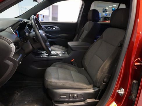 Certified 2023 Chevrolet Traverse LT w/ Rear Camera Mirror Package image 10