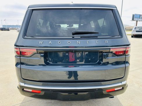 Used 2024 Jeep Wagoneer L 4WD w/ HD Trailer Tow Package image 41