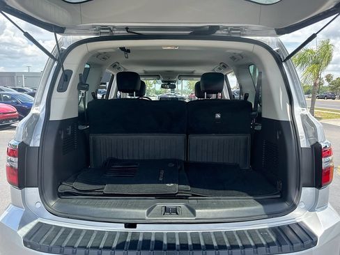 Used 2023 Nissan Armada SL w/ Captain's Chairs Package RWD image 27