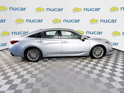 Used 2019 Toyota Avalon Limited image 8
