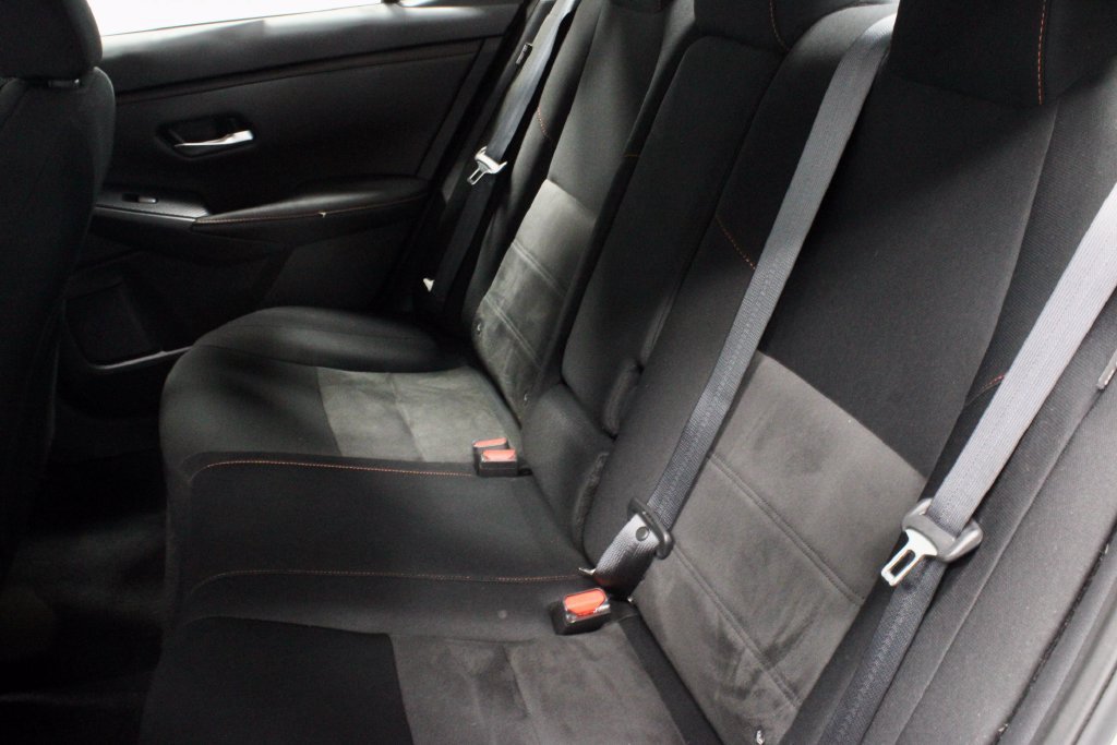 Certified 2025 Nissan Sentra SR FWD image 22
