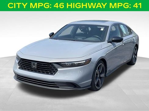 Used 2023 Honda Accord Sport image 4