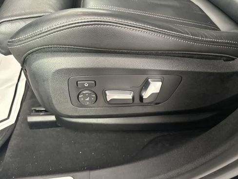 Used 2020 BMW X6 xDrive40i w/ M Sport Package AWD/4WD image 12