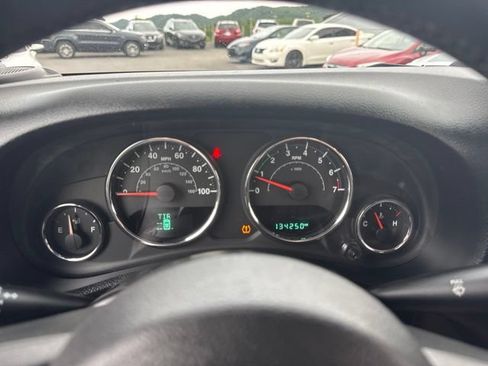 Used 2015 Jeep Wrangler Unlimited Sport w/ Connectivity Group AWD/4WD image 20