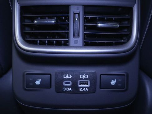 Used 2025 Subaru Outback Limited image 31