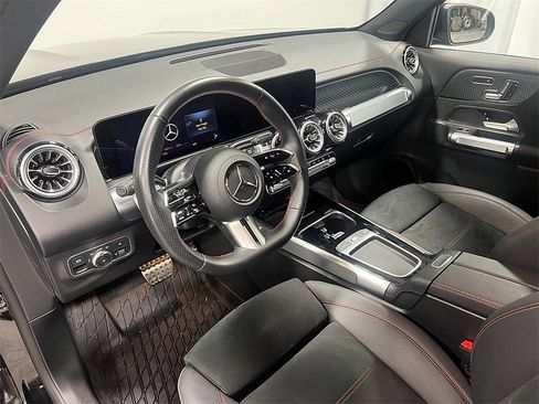 Used 2024 Mercedes-Benz EQB 250+ image 21