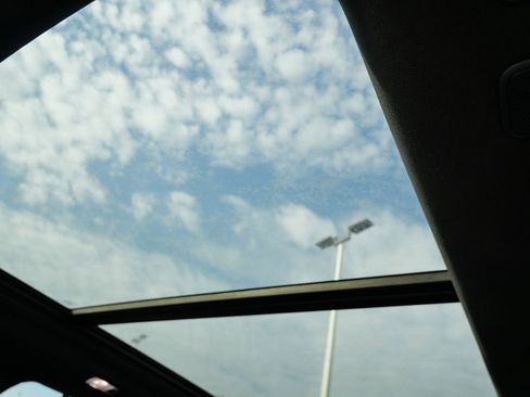 Used 2024 Toyota Sequoia Platinum image 8