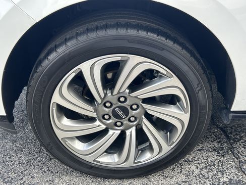 Used 2023 Lincoln Navigator Reserve image 9