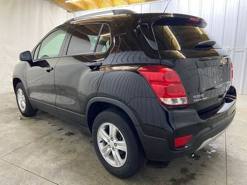 Used 2022 Chevrolet Trax LT w/ LT Convenience Package AWD/4WD image 8