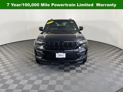 Used 2025 Jeep Grand Cherokee Limited AWD/4WD image 2