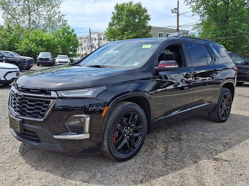 Certified 2023 Chevrolet Traverse Premier w/ Redline Edition AWD/4WD image 3