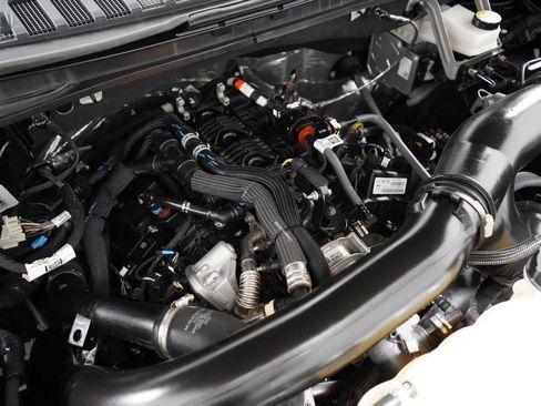 Certified 2025 Ford Expedition Active AWD/4WD image 36