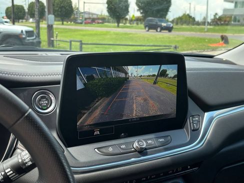 Used 2025 Chevrolet Blazer LT FWD image 24