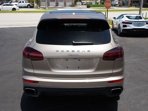 Used 2016 Porsche Cayenne AWD/4WD image 11