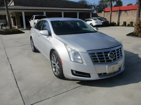 Used 2014 Cadillac XTS image 3