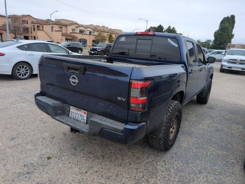 Used 2022 Nissan Frontier SV image 3
