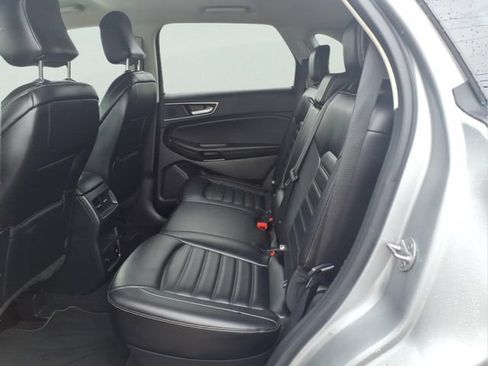 Certified 2023 Ford Edge SEL w/ Convenience Package AWD/4WD image 9