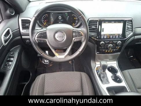 Used 2020 Jeep Grand Cherokee Laredo w/ 18" Wheel & 8.4" Radio Group image 12