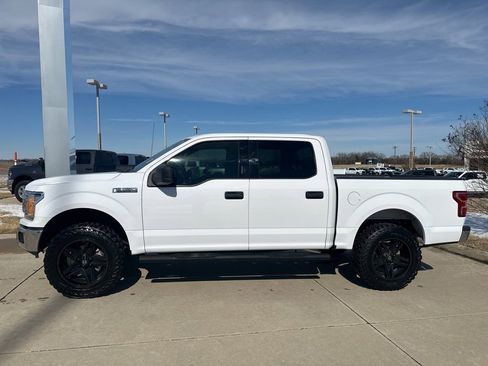 Used 2020 Ford F150 XLT image 2