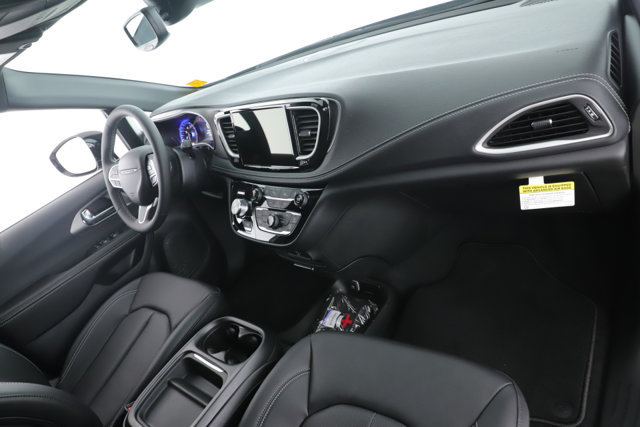 New 2027 Chrysler Pacifica Select FWD image 31
