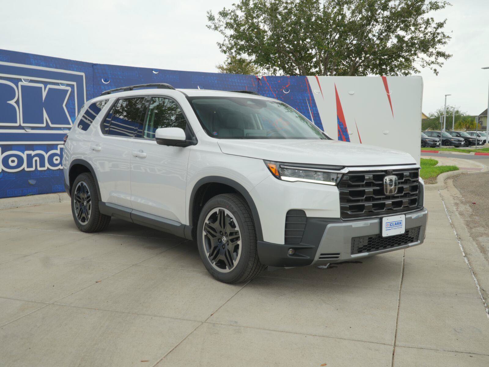 New 2026 Honda Pilot image 3