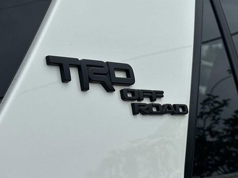 Used 2021 Toyota 4Runner TRD Off-Road Premium w/ Moonroof Package AWD/4WD image 9