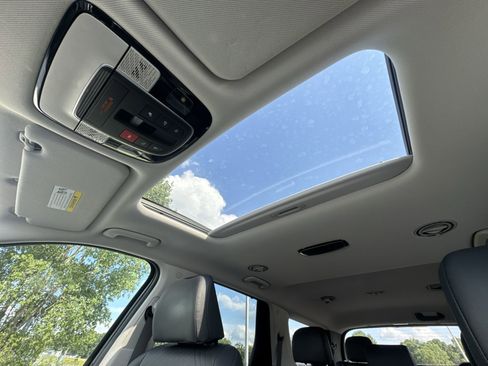 Used 2025 Hyundai Palisade SEL FWD image 22