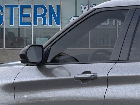 New 2023 Ford Explorer XLT w/ Equipment Group 202A image 20