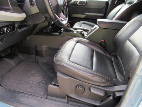 Used 2023 Ford Bronco Badlands image 17