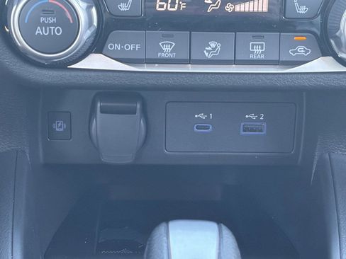 New 2025 Nissan Versa SR w/ Trunk Package image 29