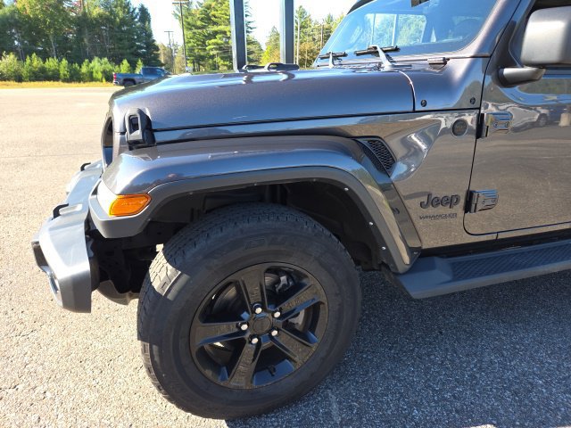 Used 2022 Jeep Wrangler Unlimited Sahara AWD/4WD image 30