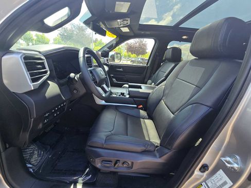 Used 2025 Toyota Sequoia Platinum AWD/4WD image 24