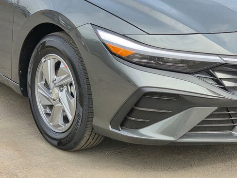 New 2026 Hyundai Elantra SE image 10
