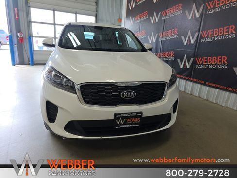 Used 2019 Kia Sorento AWD V6 image 2