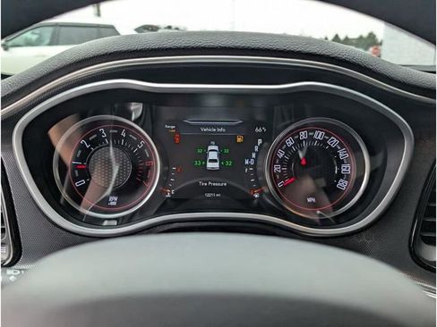 Used 2017 Dodge Challenger R/T Scat Pack w/ Leather Interior Group image 16