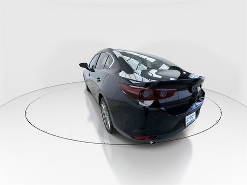 Used 2020 MAZDA MAZDA3 Sedan w/ Select Package image 6